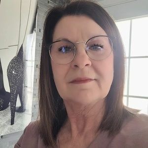 Meet your Posher, Catherine